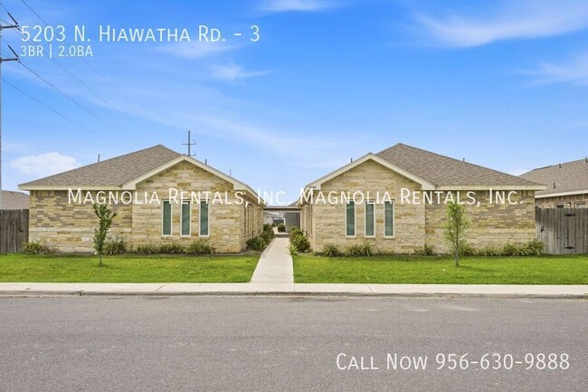 5203 N Hiawatha Dr