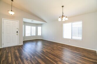 3275 W Sunshine Butte Dr in San Tan Valley, AZ - Building Photo - Building Photo