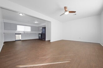 1404 N Nail Pky in Moore, OK - Building Photo - Building Photo