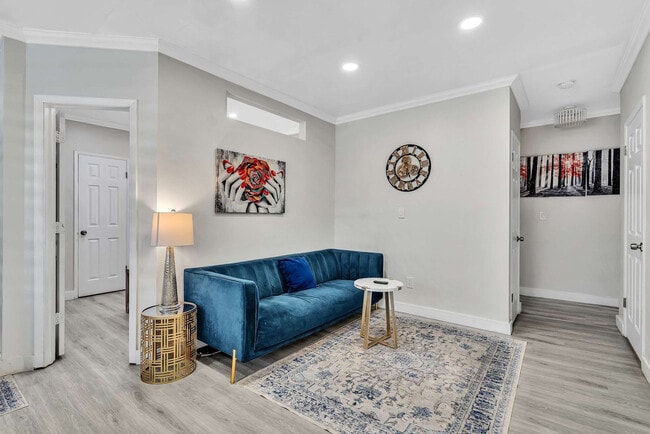 10004 E Bay Harbor Dr