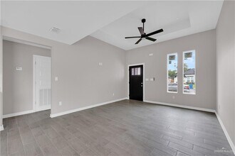 16 Tower Oak Dr in Alamo, TX - Building Photo - Building Photo