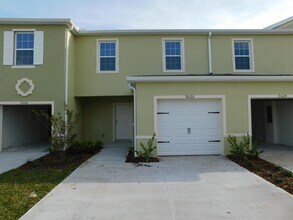 9026 Pinales Way in Davenport, FL - Building Photo - Building Photo