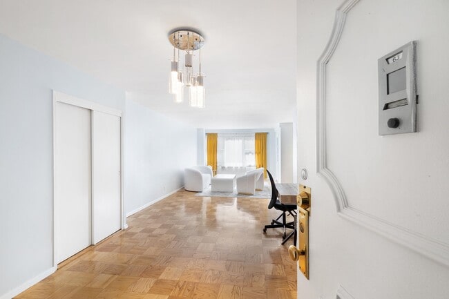 225 St Pauls Ave in Jersey City, NJ - Building Photo - Building Photo