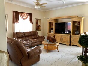 16403 NW 77th Path in Hialeah, FL - Building Photo - Building Photo