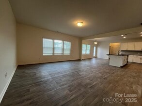 4060 Beacon Ave in Unionville, NC - Foto de edificio - Building Photo