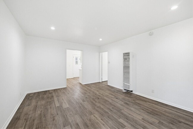 property at 4264 W Broadway