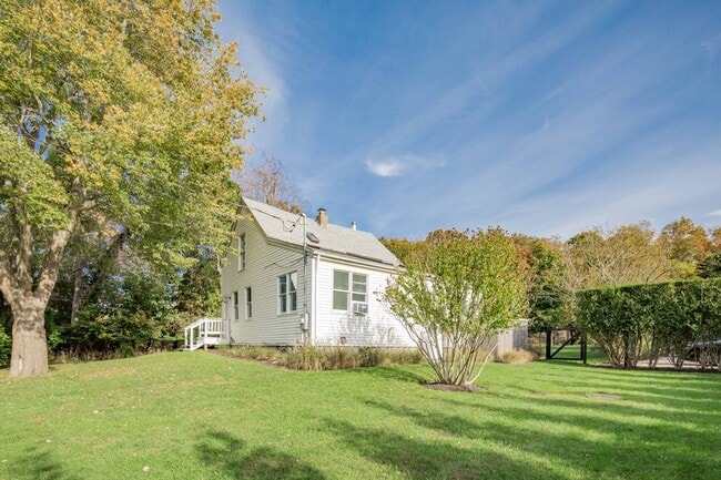 property at 706 Springs Fireplace Rd