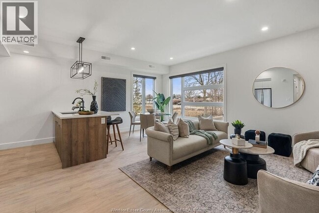 3871 Howard Ave in Windsor, ON - Building Photo - Building Photo