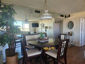 6357 Bahia Del Mar Blvd S, Unit 604 in St. Petersburg, FL - Foto de edificio - Building Photo