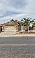 42520 W Hall Dr in Maricopa, AZ - Building Photo