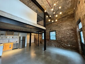 170 Boulevard SE, Unit F112 in Atlanta, GA - Building Photo - Building Photo