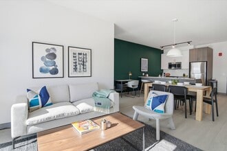 Arbor House in Arlington Heights, IL - Building Photo - Building Photo