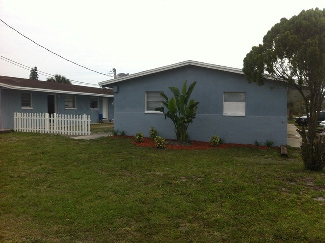 2107 Washington St NE in Palm Bay, FL - Building Photo - Other