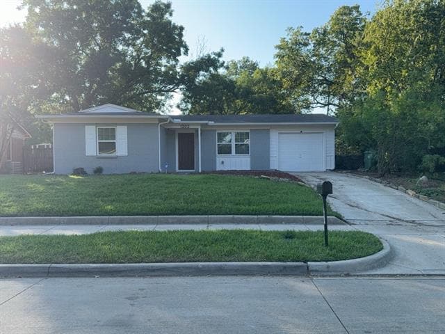 1202 Valley View Dr