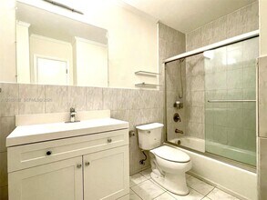 7923 SW 104th St in Miami, FL - Building Photo - Building Photo