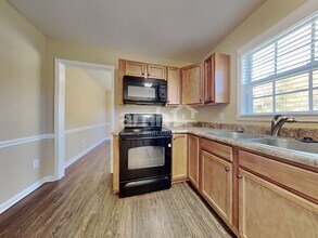 5065 Walden Ridge Dr in Winston-Salem, NC - Building Photo - Building Photo