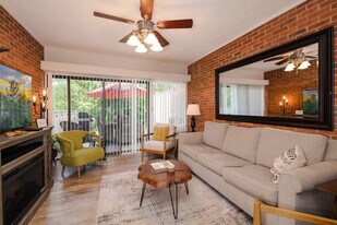 2806 Suncrest Rd, Unit SI ID1023106P in Pigeon Forge, TN - Building Photo