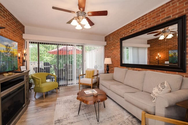 property at 2806 Suncrest Rd