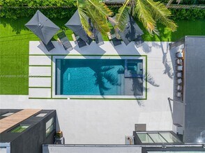 1960 NE 197th Terrace in Miami, FL - Building Photo - Building Photo