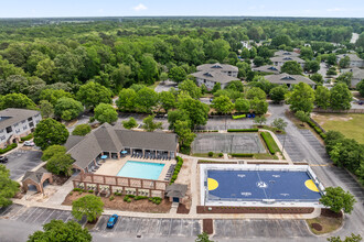 Pirates Cove Student Living in Greenville, NC - Foto de edificio - Building Photo