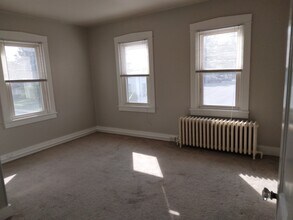 35 Manor Ave, Unit D in Millersville, PA - Foto de edificio - Building Photo