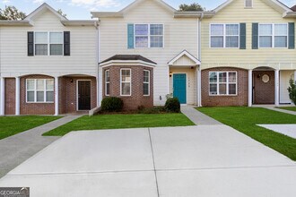 1726 Old Dogwood in Jonesboro, GA - Building Photo - Building Photo