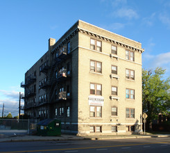 185 Alexander St in Rochester, NY - Foto de edificio - Building Photo