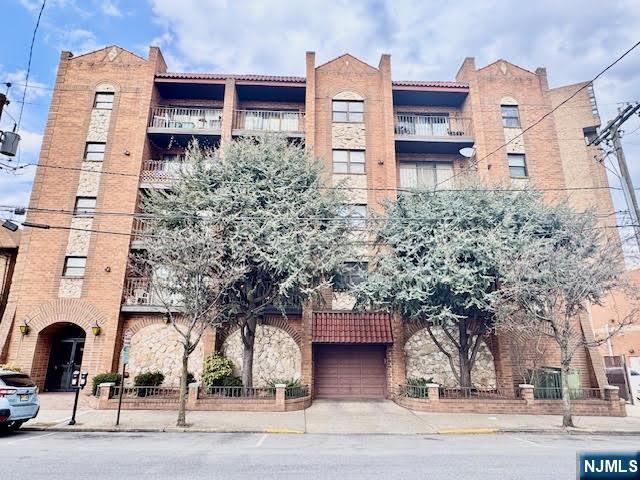 9249 John F. Kennedy Blvd in North Bergen, NJ - Building Photo