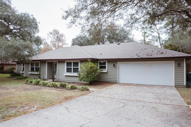 16 Mariners Ln in Mary Esther, FL - Building Photo - Building Photo