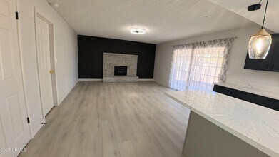 7317 S Palm Dr in Tempe, AZ - Building Photo - Building Photo