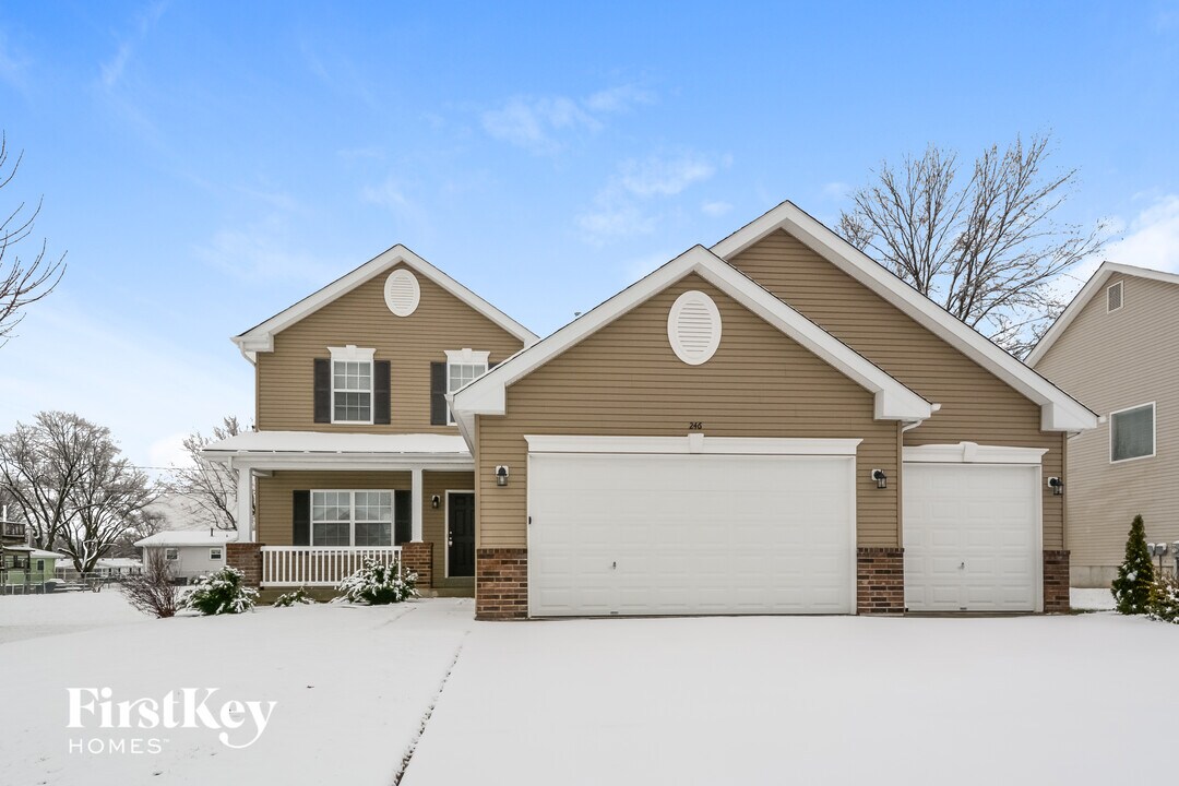 246 Wabash Woods Way in O'Fallon, MO - Foto de edificio