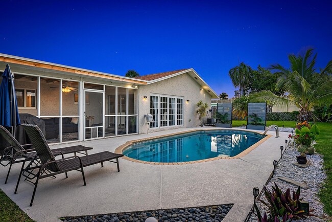 3931 Flag Dr in Palm Beach Gardens, FL - Building Photo - Building Photo