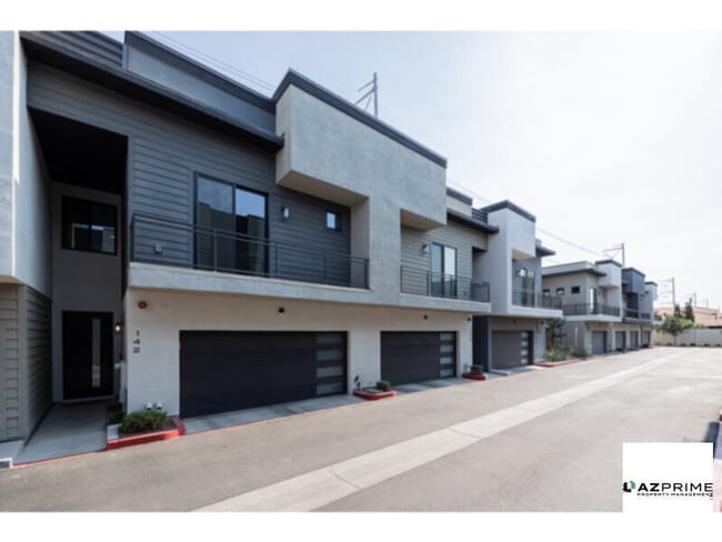 property at 142 E Hearne Way