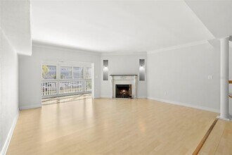 255 Capri Cir N in Treasure Island, FL - Building Photo - Building Photo
