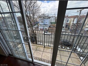 138 22nd St, Unit 2 in Irvington, NJ - Building Photo - Building Photo