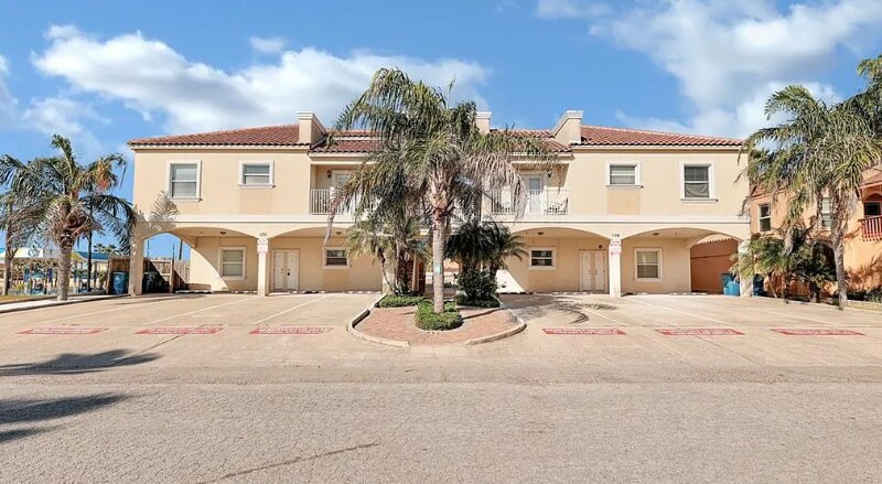 102 E Gardenia St in South Padre Island, TX - Building Photo