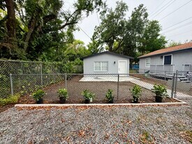 8316 N 10th St in Tampa, FL - Building Photo