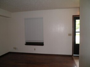 226 Skylark Ct in Norman, OK - Building Photo - Building Photo