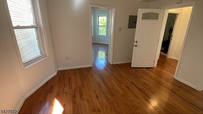 120 S 7th St in Newark, NJ - Foto de edificio - Building Photo