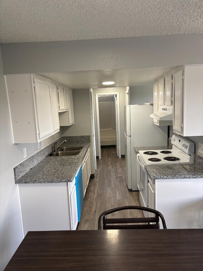 1337 Canyon Rd in Kemmerer, WY - Building Photo - Building Photo