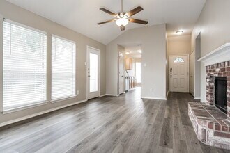 1213 Misty Meadow Dr in Midlothian, TX - Building Photo - Building Photo