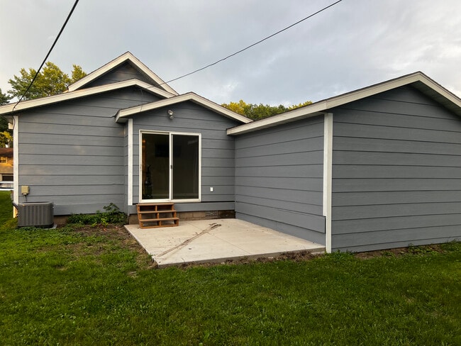 833 20th Ave N in St. Cloud, MN - Building Photo - Building Photo