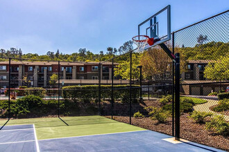 Sterling Ranch Apartments in El Dorado Hills, CA - Foto de edificio - Building Photo