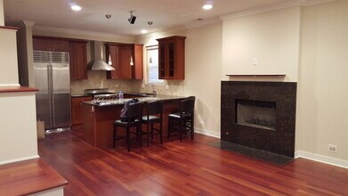 1920 W Diversey Pky, Unit 002 in Chicago, IL - Building Photo - Building Photo