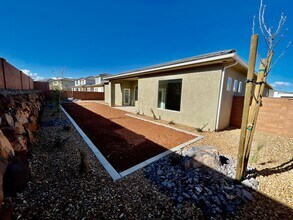 3992 Cerro Wy in Saint George, UT - Building Photo - Building Photo