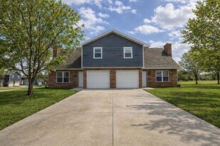 3603 Hermitage Rd in Columbia, MO - Building Photo