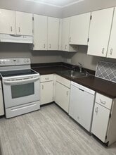 295 Lynn Shore Dr, Unit 705 in Lynn, MA - Building Photo - Building Photo