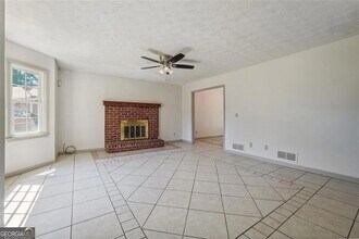 1532 Daniel Ln in Lawrenceville, GA - Foto de edificio - Building Photo