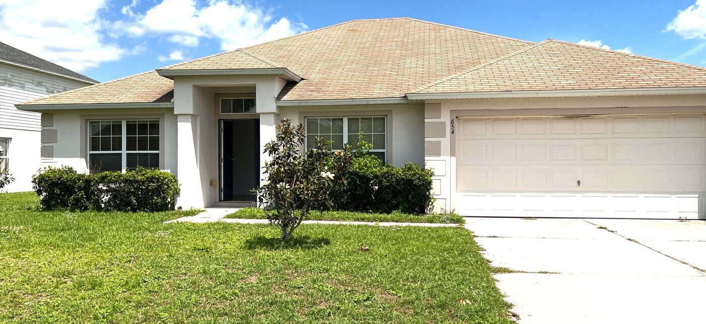 654 Basingstoke Ct in Kissimmee, FL - Building Photo