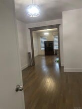 17-20 Menahan St in Queens, NY - Building Photo - Building Photo